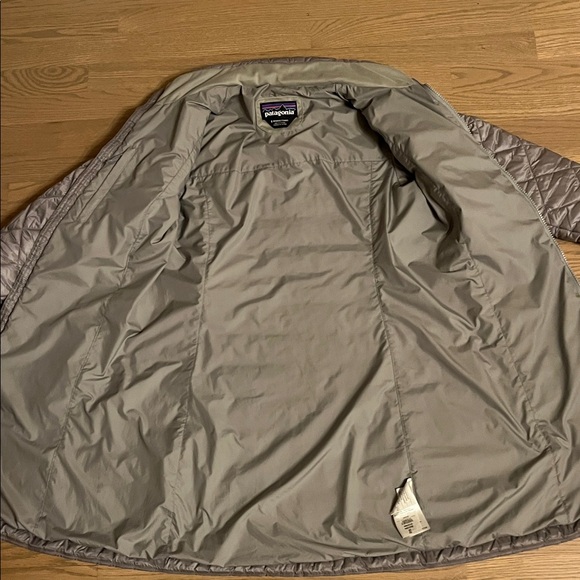 Patagonia | Women's Radalie Parka | Drifter Grey | Small - Picture 6 of 9